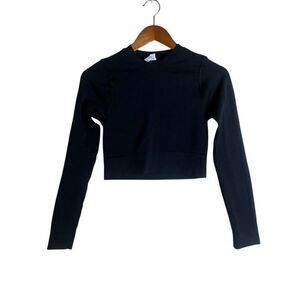 Dick’s sporting good black cropped workout top